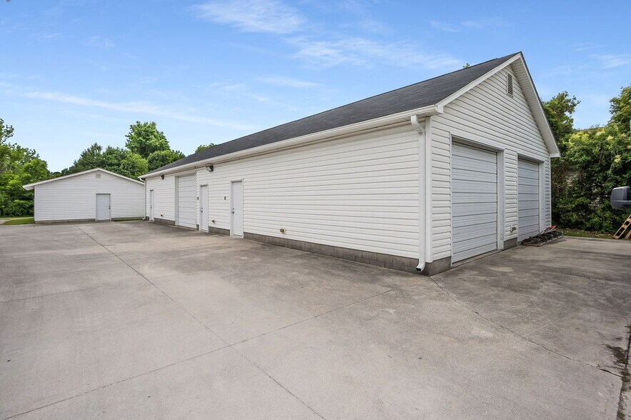 More Photos Of 1212-1216 Gum Branch Rd, Jacksonville General Retail For Sale