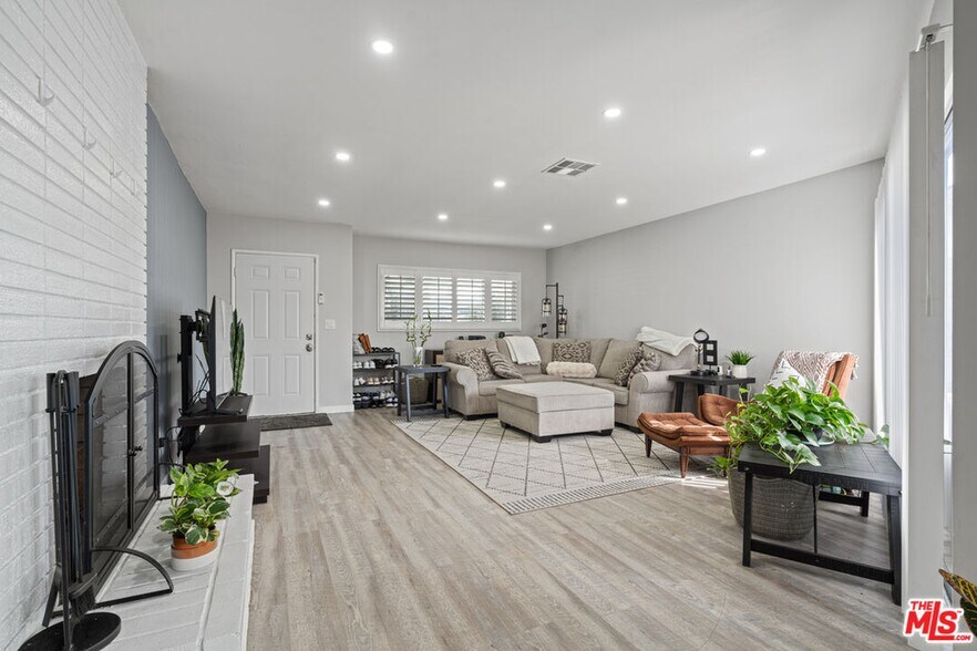 More Photos Of 5044 W Slauson Ave, Los Angeles Apartments For Sale