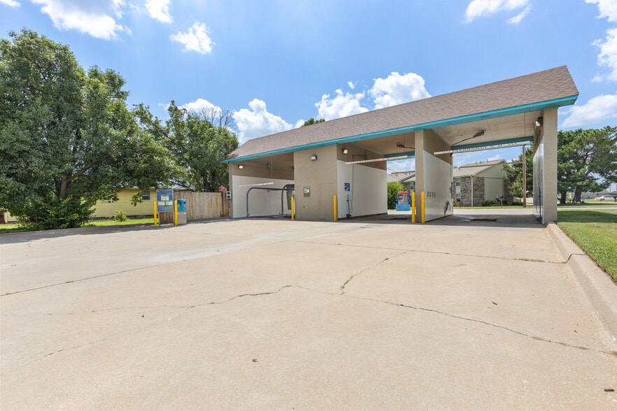 More Photos Of 1003 N Main St, Tonkawa Carwash For Sale