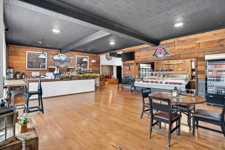 More Photos Of 33 W Olive St, Aurora General Retail For Sale