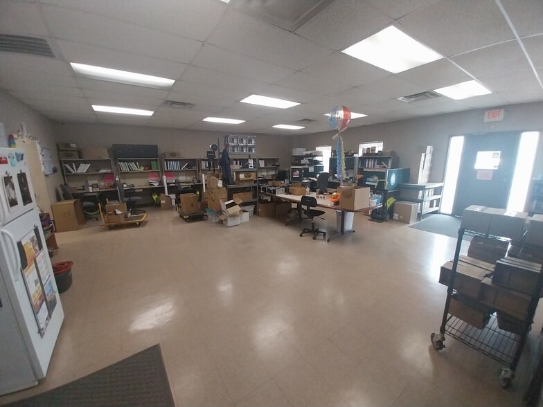 More Photos Of 6214 Krempen Ave, San Antonio Warehouse For Sale