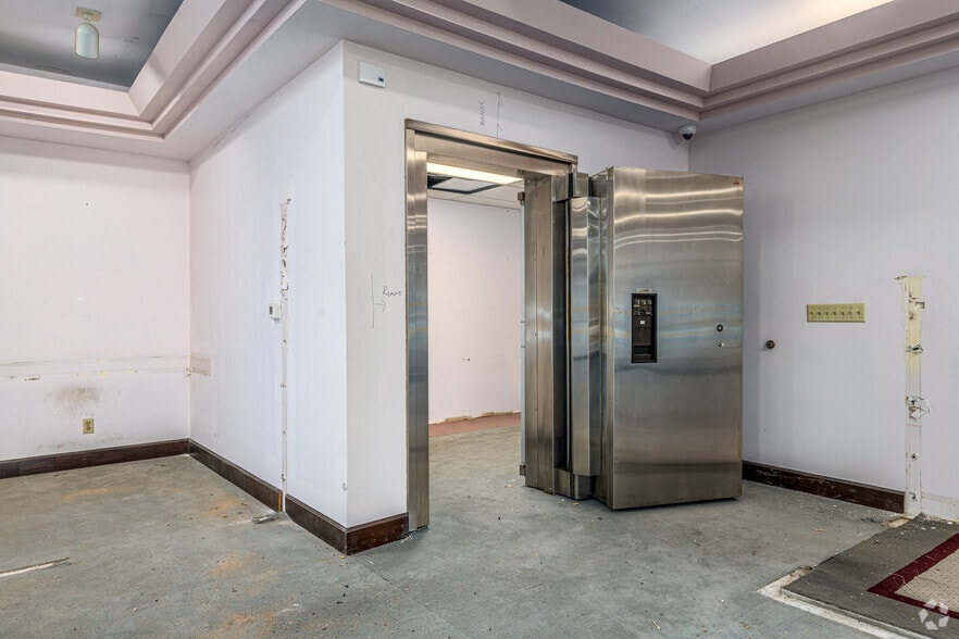 More Photos Of 1235 S Garfield Ave, Alhambra Loft Creative Space For Lease