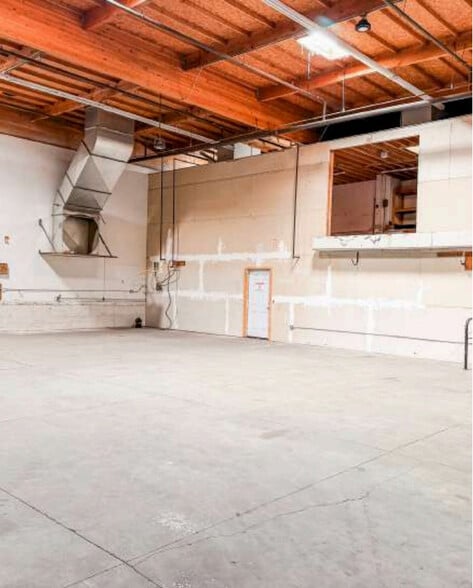 More Photos Of 4852-4882 E 2nd St, Benicia Warehouse For Sale