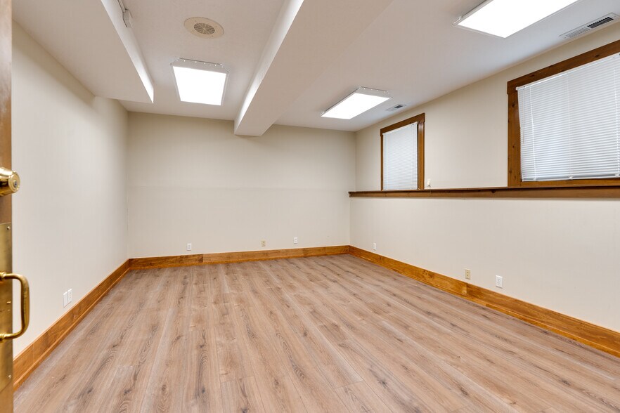 More Photos Of 1089 Sagamore Pky W, West Lafayette Office For Sale