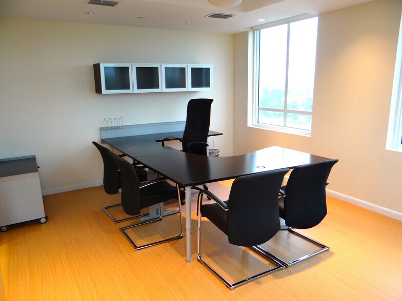 More Photos Of 3363 NE 163rd St, North Miami Beach Medical For Sale