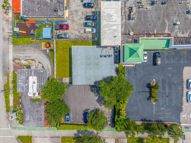 More Photos Of 9465 SW 56th St, Miami Freestanding For Sale