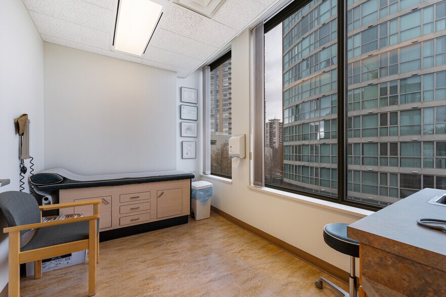 More Photos Of 4885 Kingsway, Burnaby Medical For Lease