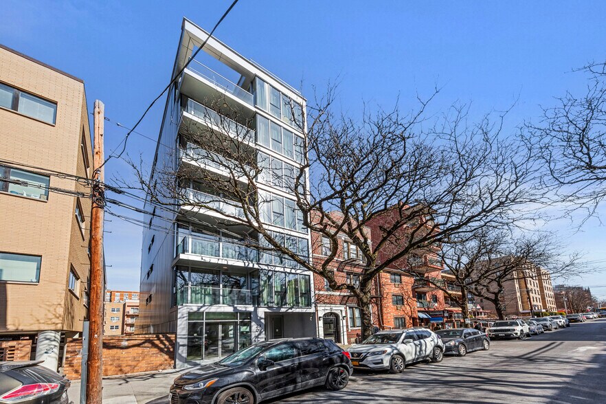 More Photos Of 2309 Broadway, Astoria Apartments For Lease