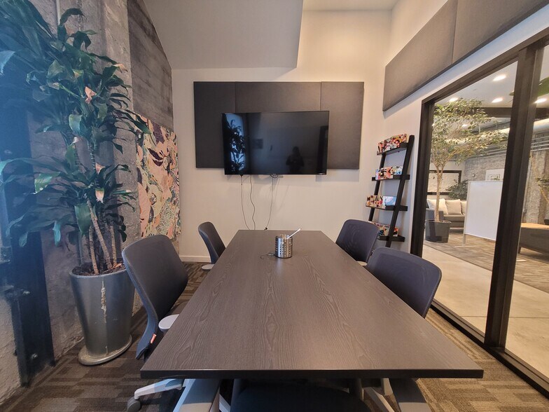 More Photos Of 1528 Webster St, Oakland Coworking Space