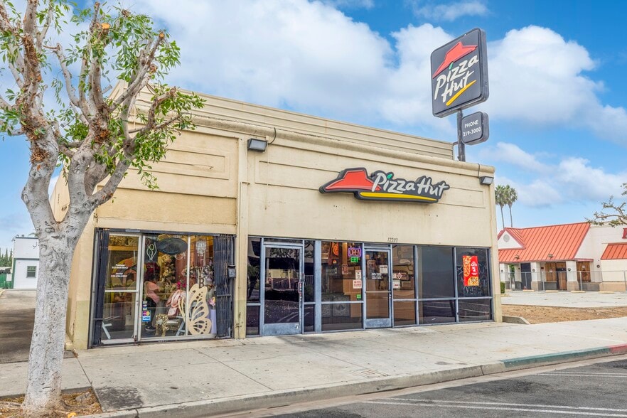 More Photos Of 12203 Hawthorne Blvd, Hawthorne Storefront For Sale