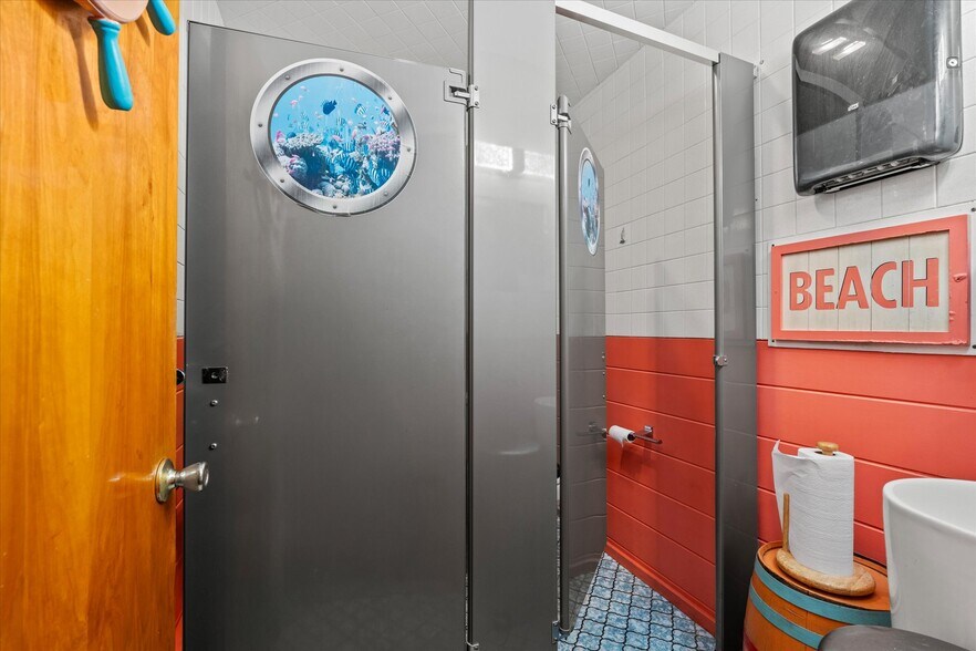 More Photos Of 1424 Main St, Sylvan Beach Restaurant For Sale