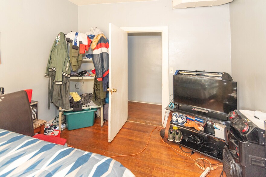 More Photos Of 3210-3212 Walbrook Ave, Baltimore Apartments For Sale