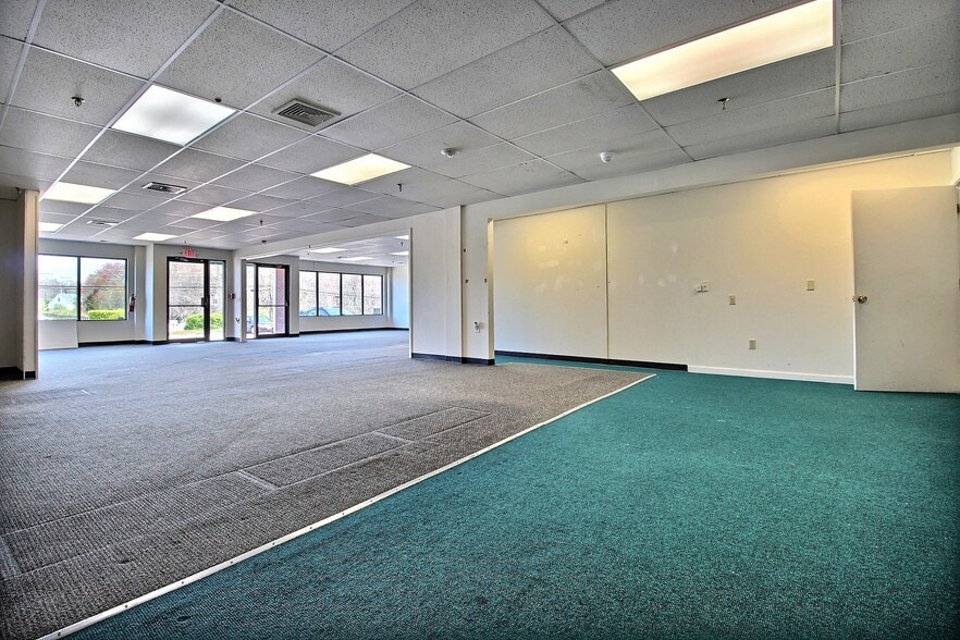 More Photos Of 267 Post Rd, Westerly General Retail For Lease