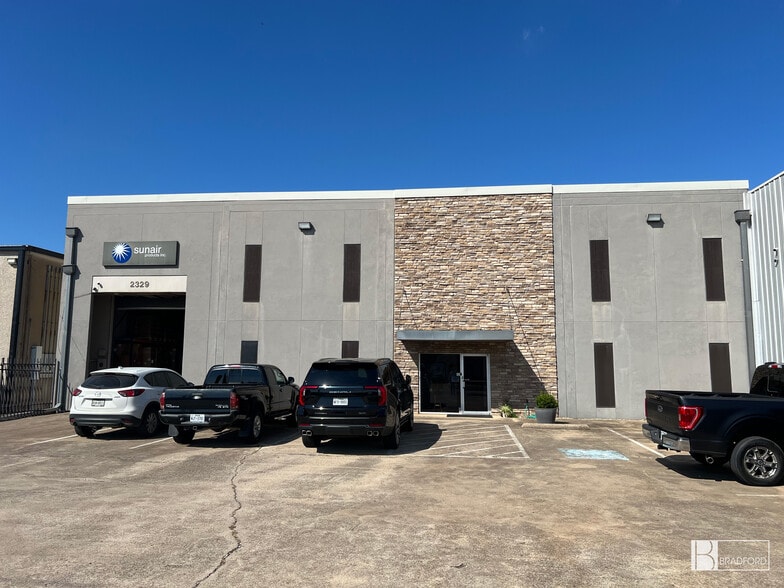 Primary Photo Of 2329 Solona St, Haltom City Warehouse For Sale