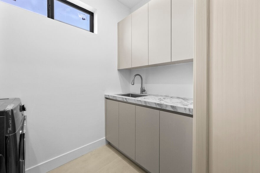 More Photos Of 1321 NE 13th Ave, Fort Lauderdale Multifamily For Sale