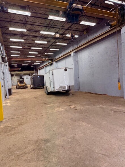 More Photos Of 595 Meadow Ave, Washington Warehouse For Lease