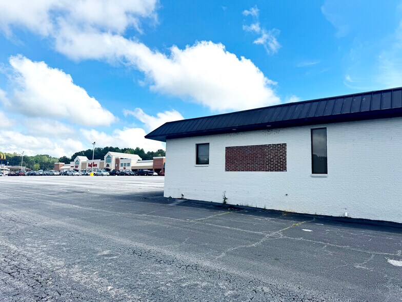 More Photos Of 153 Scenic Plaza Dr, West Union Healthcare For Lease