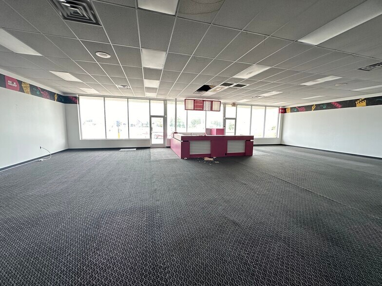 More Photos Of 3851-3859 N Huron Rd, Pinconning Freestanding For Lease