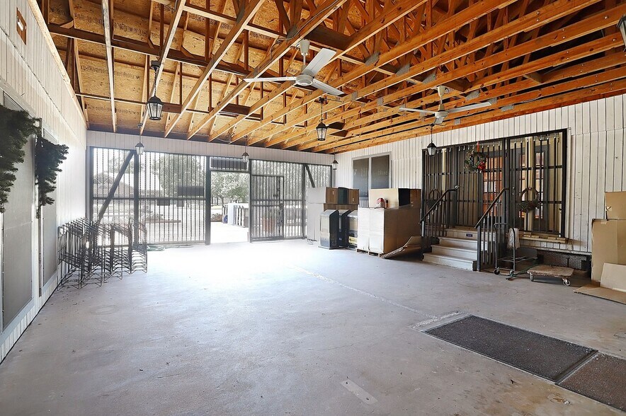 More Photos Of 6130 Wheatley St, Houston General Retail For Sale