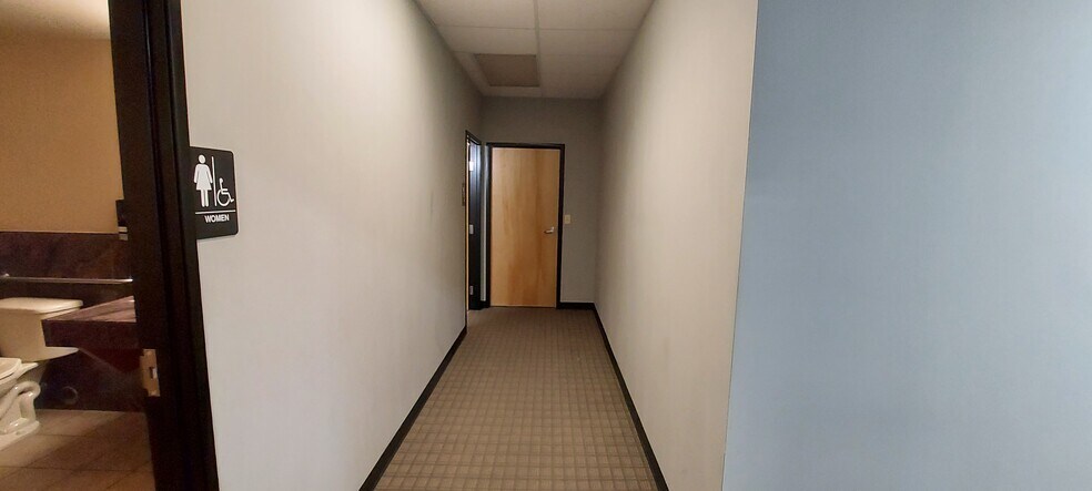 More Photos Of 7399 S Tucson Way, Centennial Flex For Lease