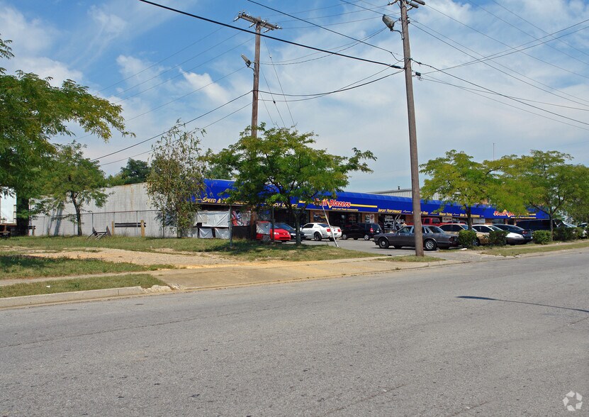 More Photos Of 2015 Family Cir, Lexington Freestanding For Lease