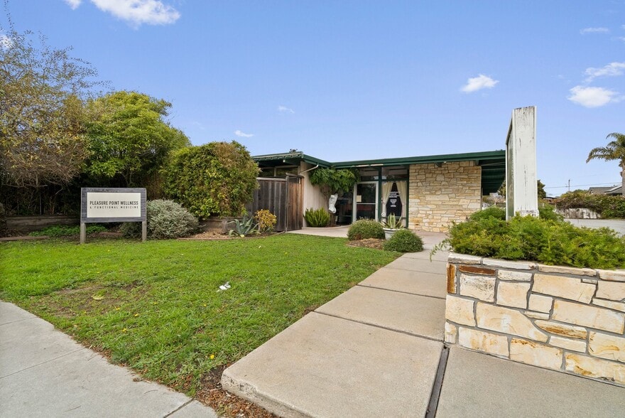 More Photos Of 3811 Portola Dr, Santa Cruz Medical For Sale