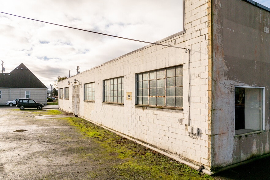 More Photos Of 2105 4th St, Tillamook Industrial For Sale