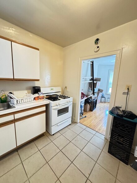 More Photos Of 7914 S Dobson Ave, Chicago Apartments For Sale