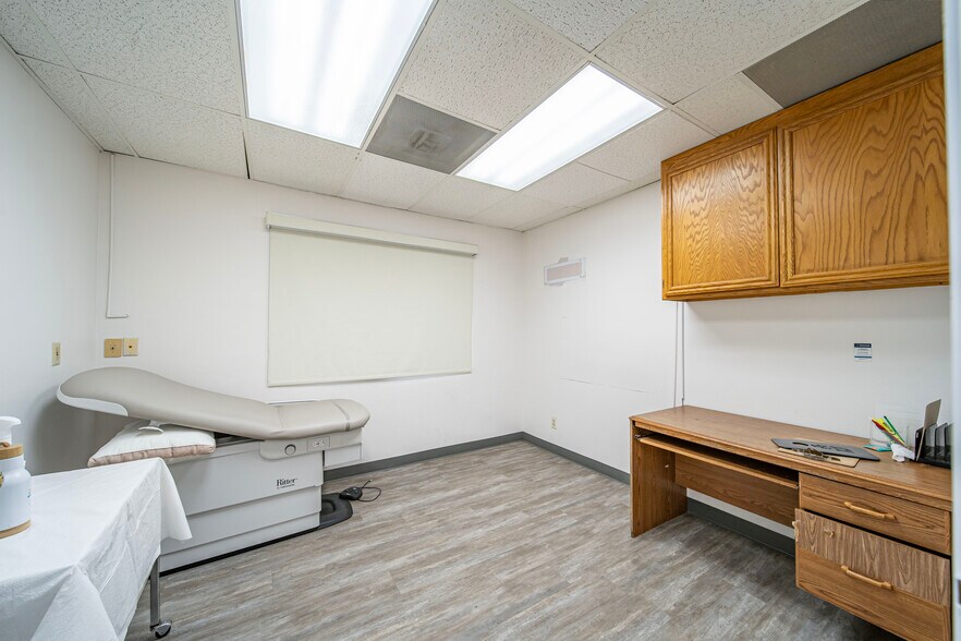 More Photos Of 315 E Route 66, Glendora Healthcare For Lease