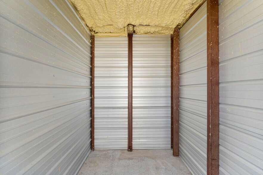 More Photos Of 6126 Thomas Dr, Panama City Self Storage For Sale