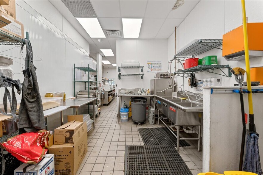 More Photos Of 100 US Highway 9, Manalapan Township Restaurant For Sale