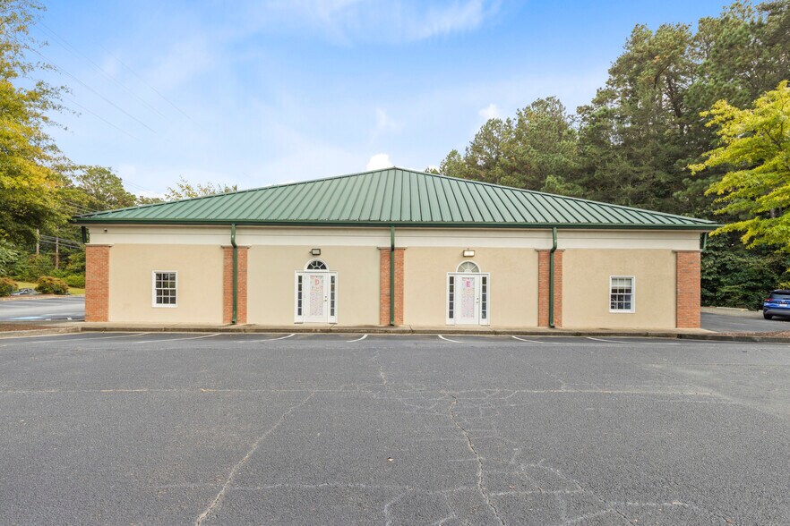 More Photos Of 3980 Shallowford Rd, Marietta Office For Sale