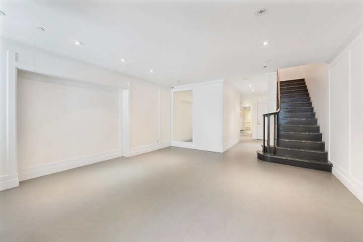 More Photos Of 38 E 63rd St, New York Office Residential For Sale