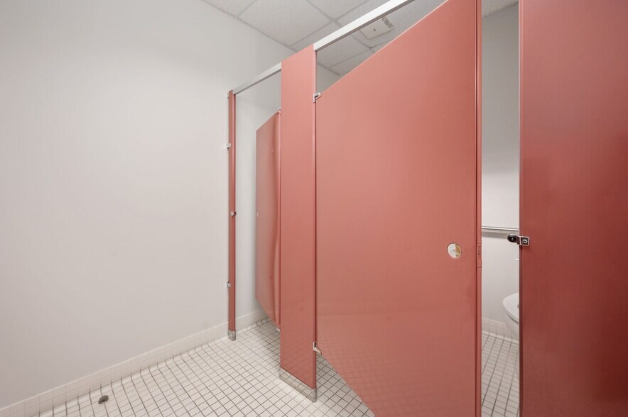 More Photos Of 415-417 Wolfe St, Fredericksburg Medical For Lease