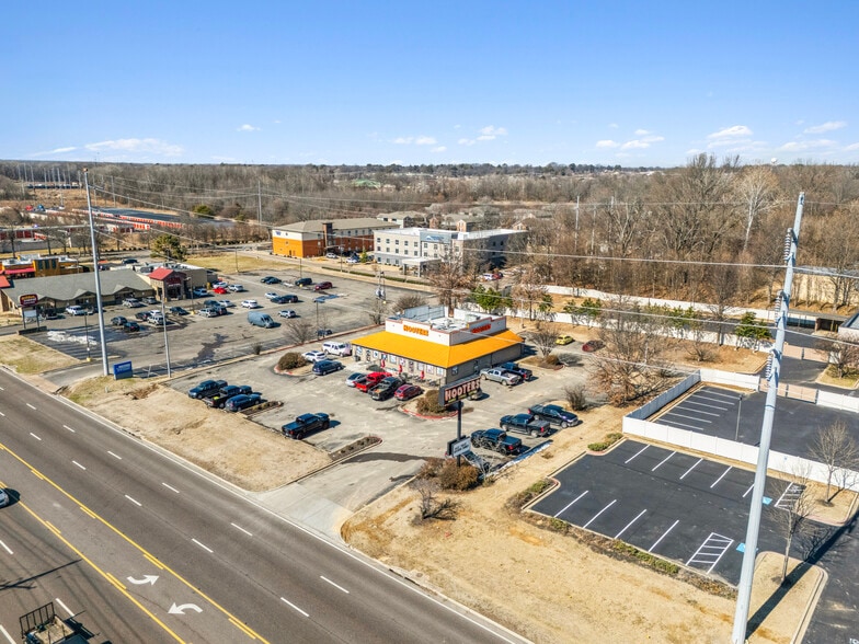 More Photos Of 982 Goodman Rd W, Horn Lake Restaurant For Sale