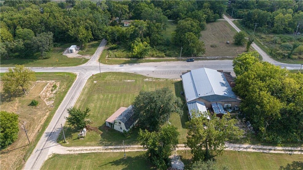 More Photos Of 86 3rd St, Moran Convenience Store For Sale