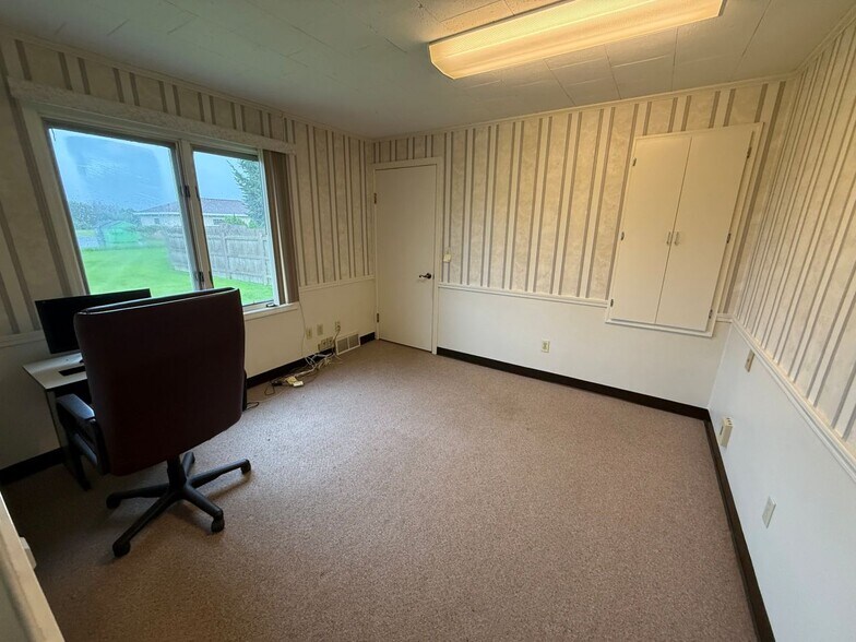 More Photos Of N4080 Hwy E, Freedom Office For Sale