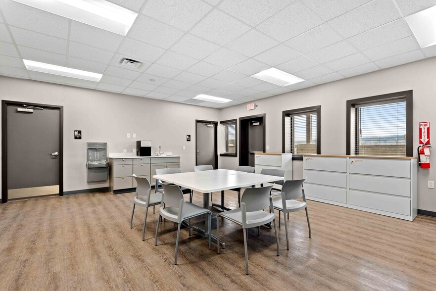 More Photos Of 334 Antelope Dr, La Grande Distribution For Sale