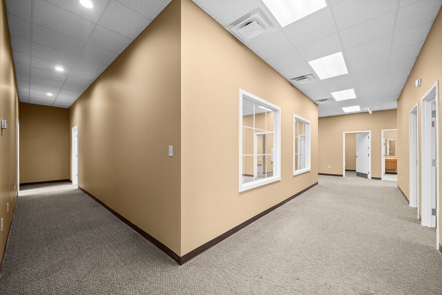 More Photos Of 2231 Stokes Rd, Clarksville Storefront Retail Office For Lease