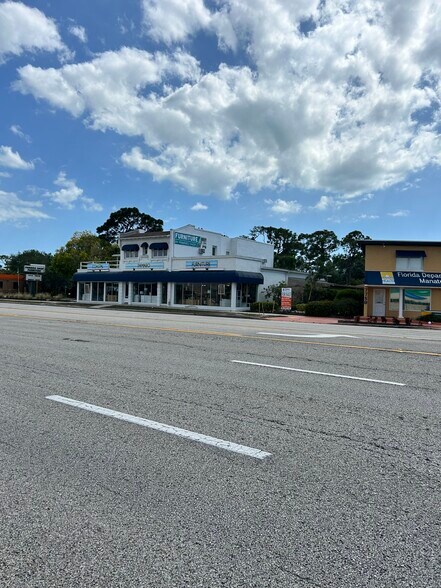 More Photos Of 7782 N Tamiami Trl, Sarasota Storefront Retail Office For Lease