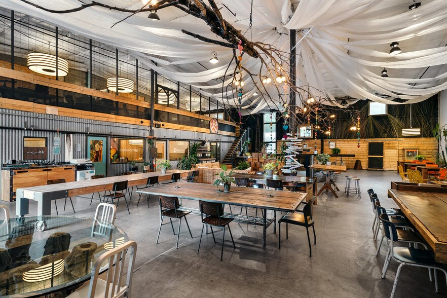 More Photos Of 409-411 Monroe W, Austin Office For Lease