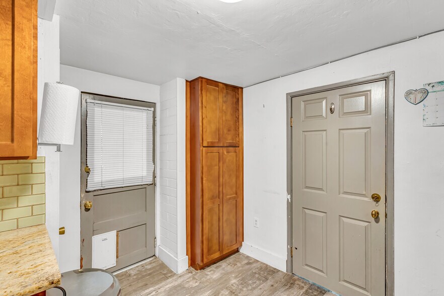 More Photos Of 2901 N Alvernon Way, Tucson Office For Sale