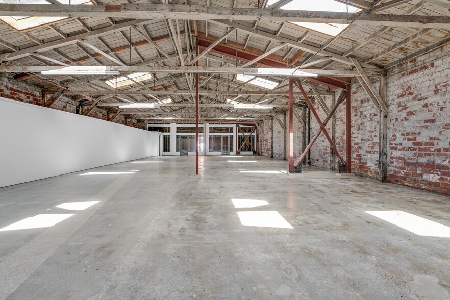 More Photos Of 2508-2510 Telegraph Ave, Oakland Storefront For Lease