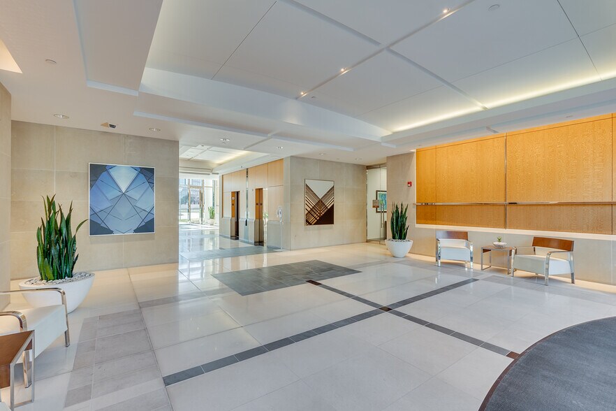 More Photos Of 16000 N Dallas Pky, Dallas Office For Lease