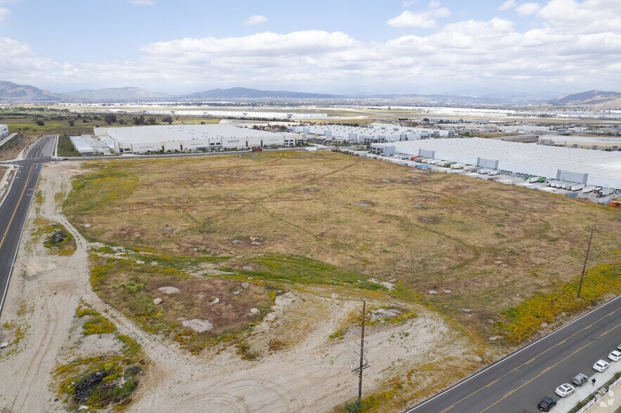 More Photos Of 22530 Old Oleander Ave, Perris Warehouse For Sale