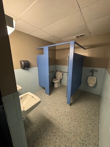 More Photos Of 1747 Citadel Plz, San Antonio Office For Sale