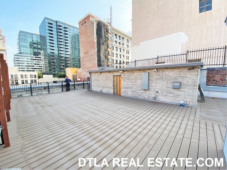 More Photos Of 731 S Broadway, Los Angeles Loft Creative Space For Lease