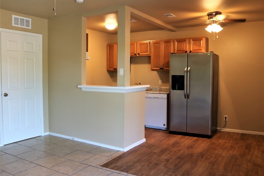 More Photos Of 216 Lucas St, San Antonio Apartments For Sale