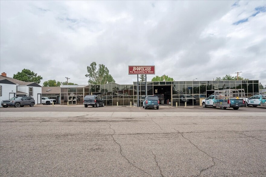 More Photos Of 2200 E 15th St, Cheyenne Flex For Sale