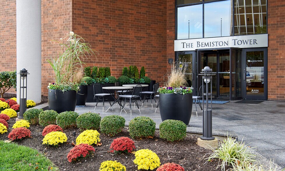 More Photos Of 231 S Bemiston Ave, Clayton Office For Lease